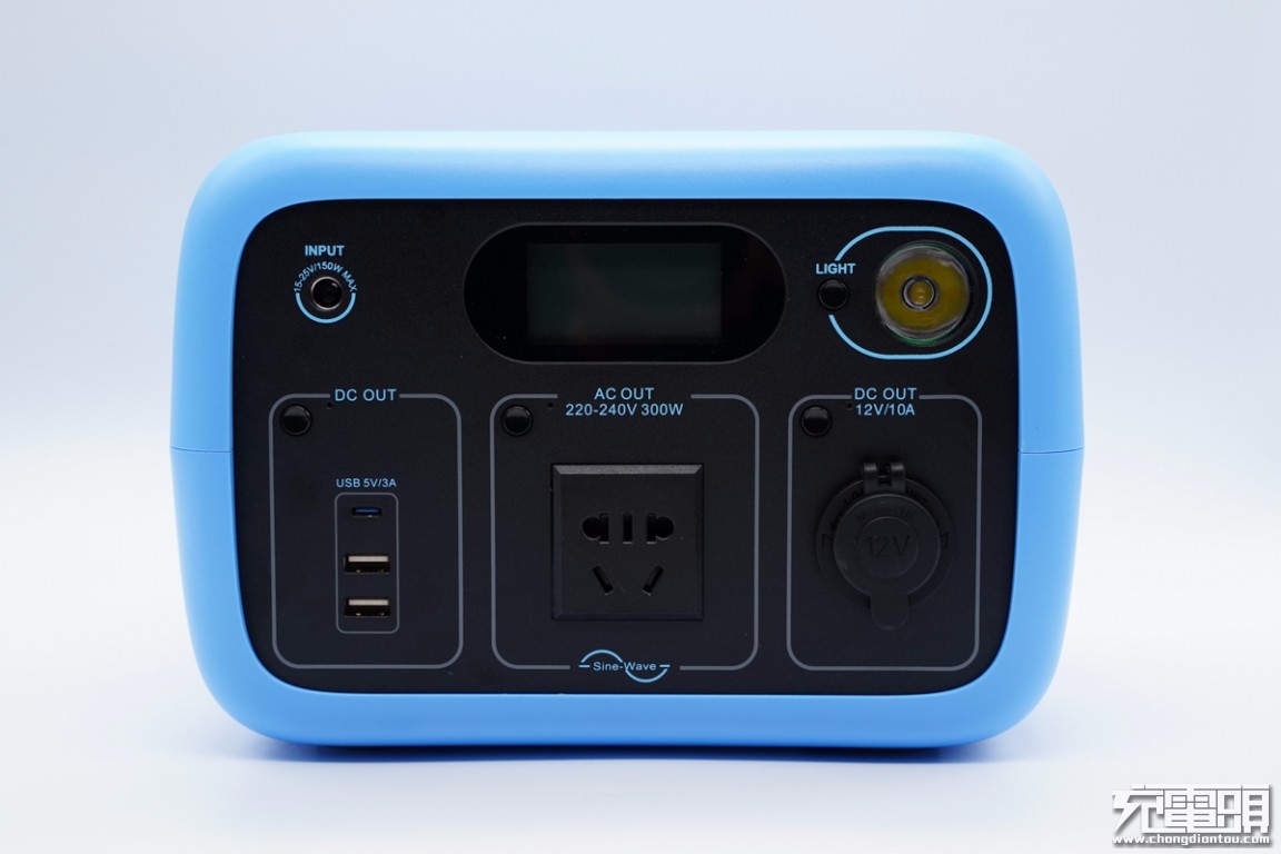 科雅ZZEC無線充電容創(chuàng)新使用案例：多功能便攜儲(chǔ)能電源支持無線充電功能